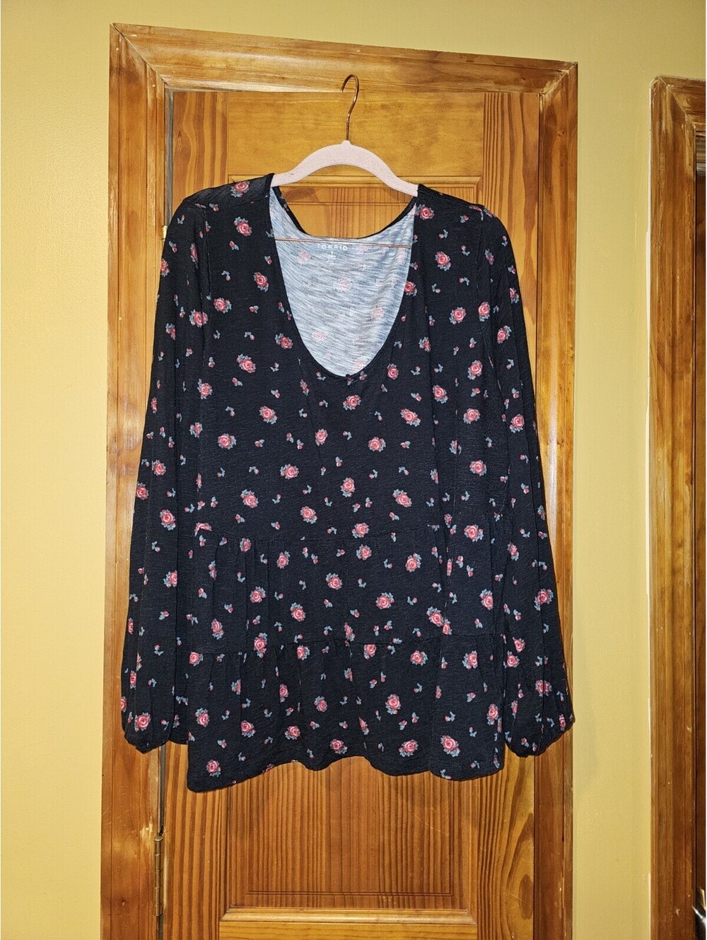 Torrid Womens Plus Size Floral Flowy Long Sleeve Blouse Size 1X